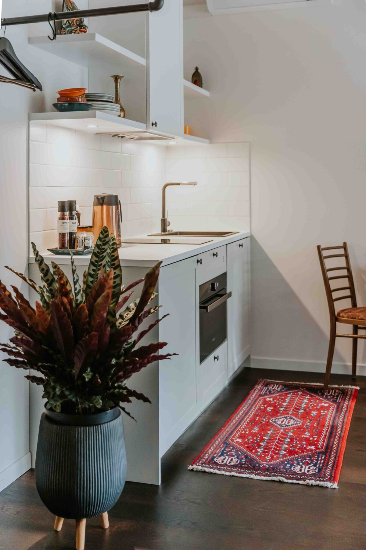 OHH tuba India majutus Haapsalus, köök ja vaip