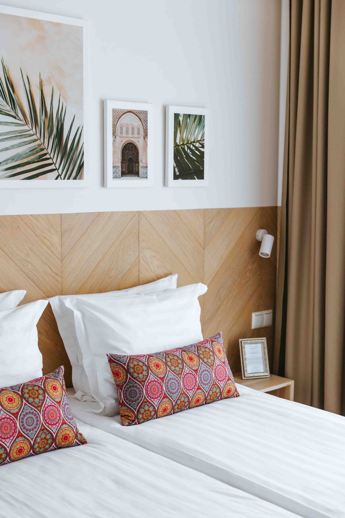 OHH tuba Maroko majutus Haapsalus voodi double seinapildid