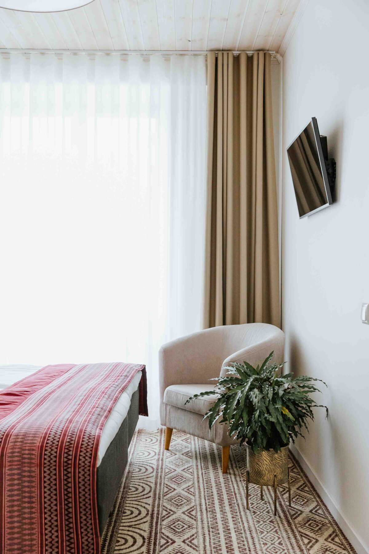 OHH tuba Myanmar majutsu Haapsalus voodi ja tugitool