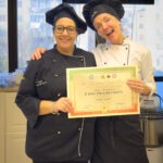 Daire ja õpetaja Angela kokakoolis